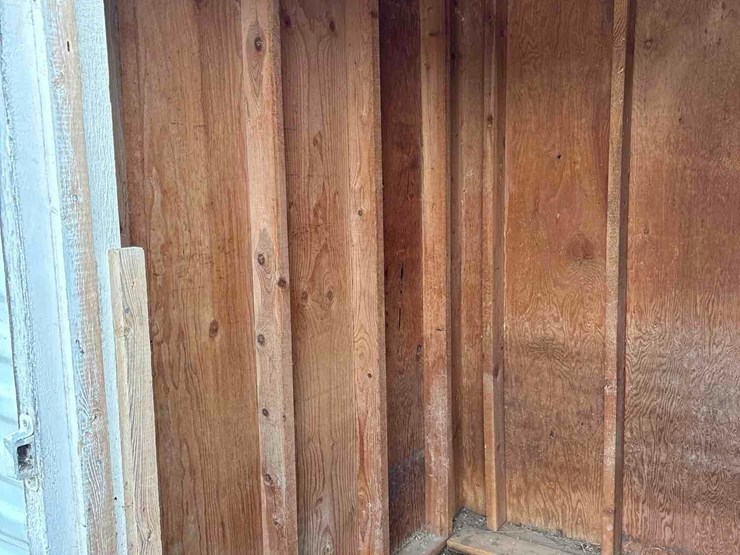 6’x6’-portable-feed-shed-image-7