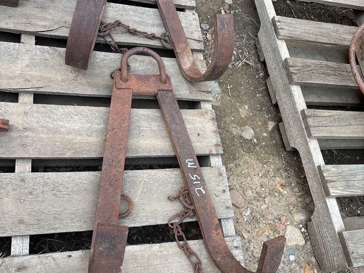 old-heavy-duty-timber-tongs-image-1