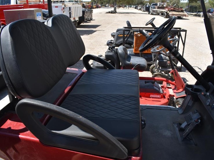 club-car-electric-golf-cart-w/-charger-(serial-#-pq0442-451032)-(k)-image-7