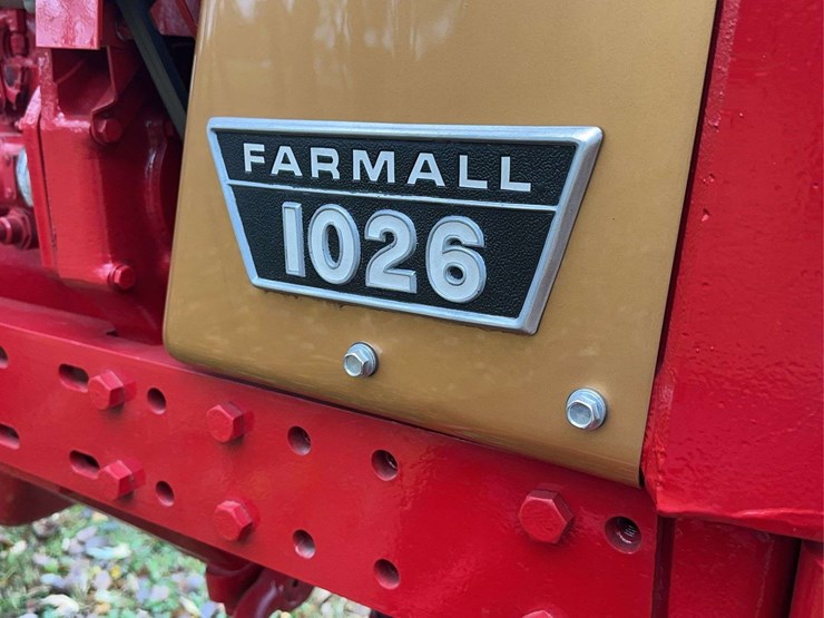 1970-1026-farmall-hydro-row-crop-golden-demonstrator-image-22