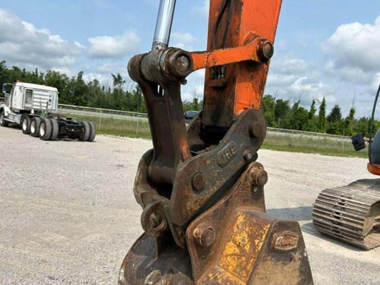 2007-hitachi-zx225us-lc-image-52
