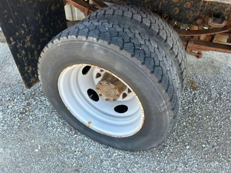 2009-ford-f550-image-55