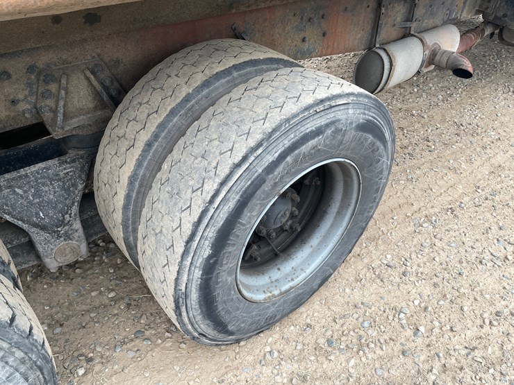 1994-ford-l9000-image-21