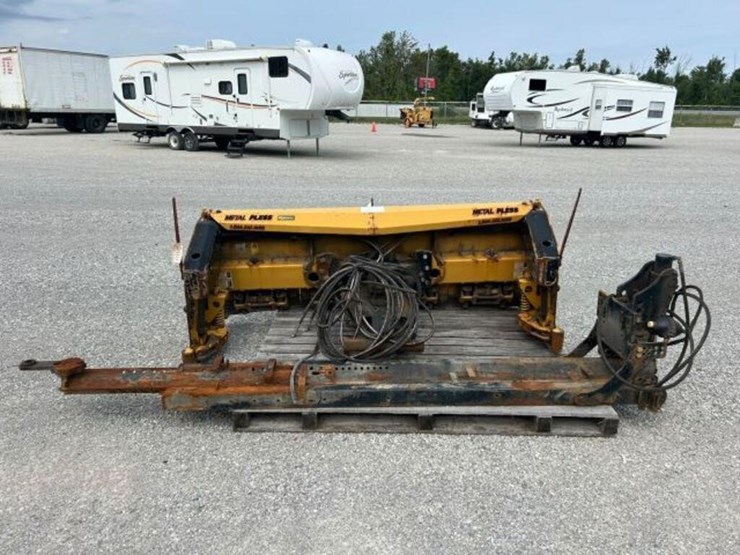 metal-pless-8-ft---13-ft-snow-pusher-agh0830-13le--image-8