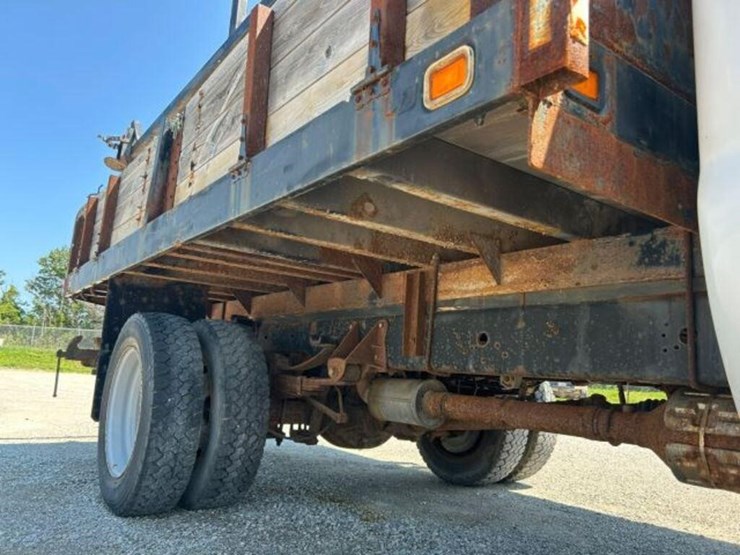 2009-ford-f550-image-41