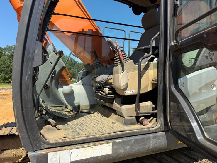 2015-hitachi-zx250-lc-6-image-19