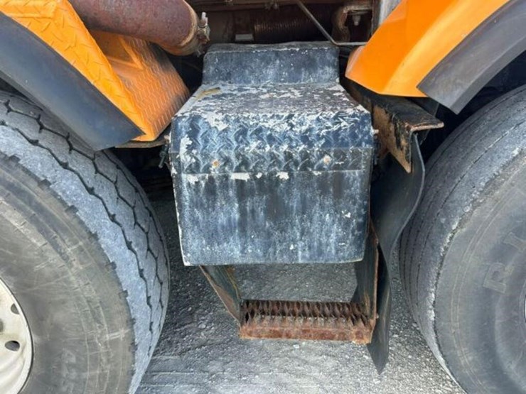 2001-kenworth-t800-image-56