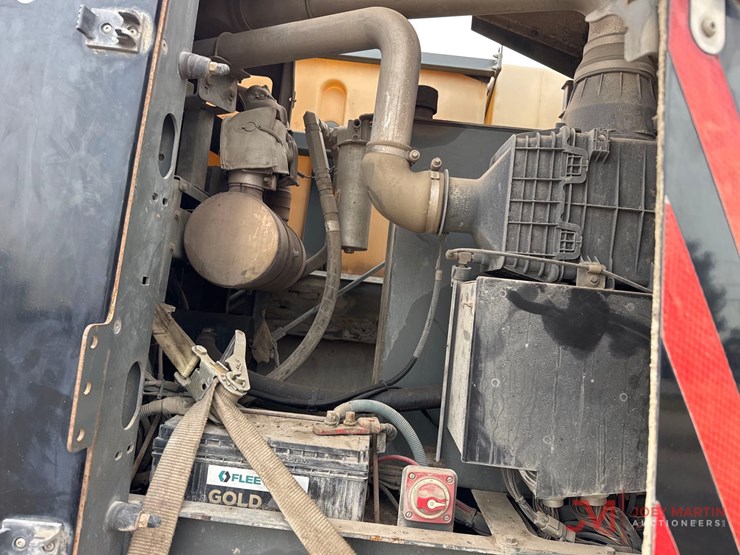 2018-freightliner-street-sweeper-truck-image-15
