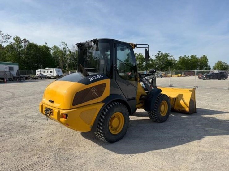 2020-deere-204l-image-2