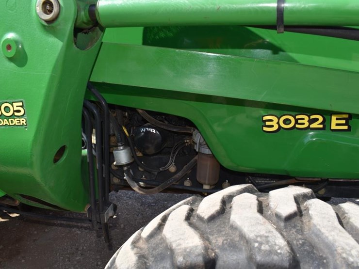 john-deere-3032e-image-11