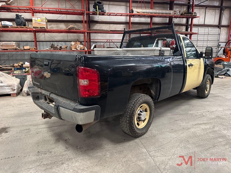 2008-chevrolet-silverado-2500-image-3
