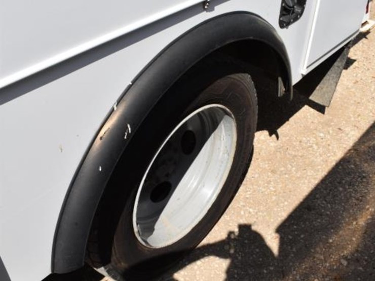 2017-ford-f550-image-24