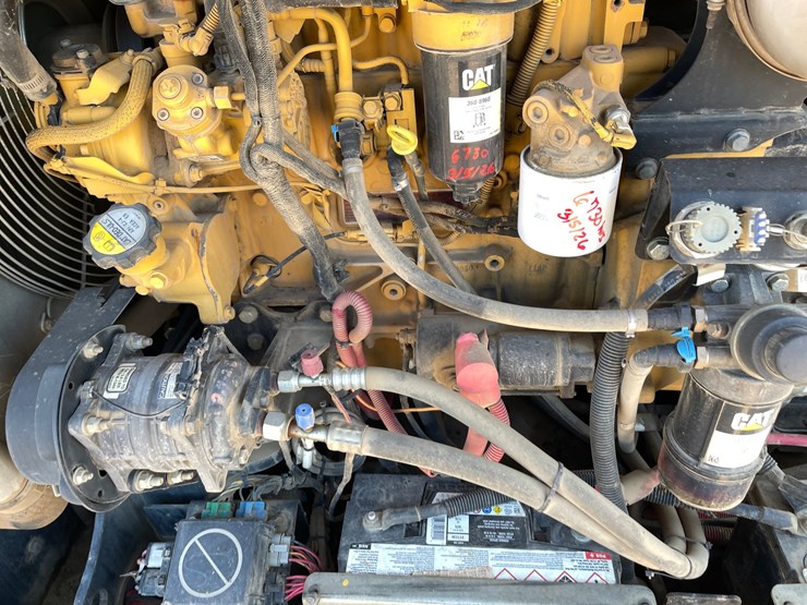 2014-caterpillar-tl642c-image-19