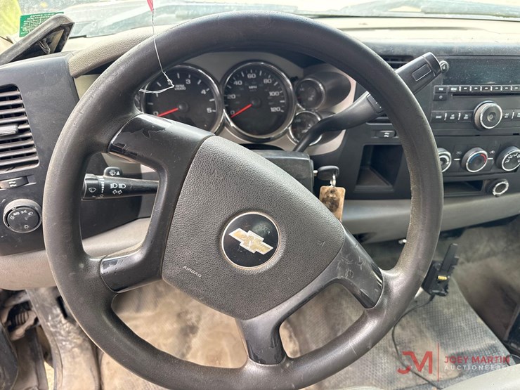 2009-chevrolet-3500-image-27