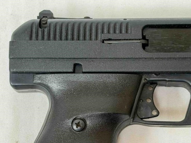 hi-point-arms-mod.-jcp-40cal-pistol-image-10