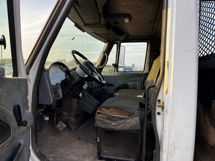 2007-international-durastar-4300-image-9