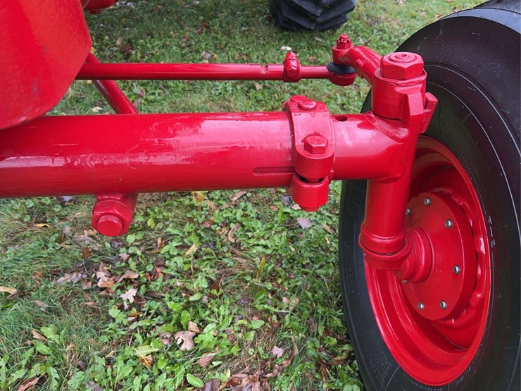 1970-farmall-826-diesel-row-crop-golden-demonstrator-image-18