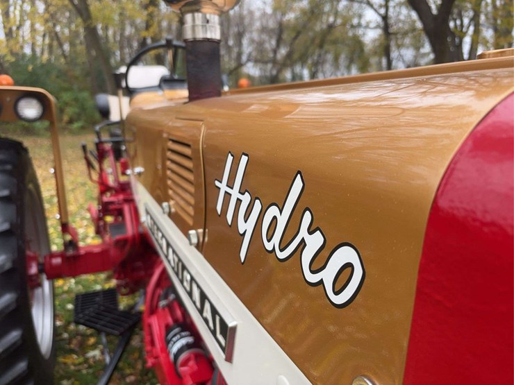 1970-farmall-544-hydro-diesel-row-crop-golden-demonstrator-image-16