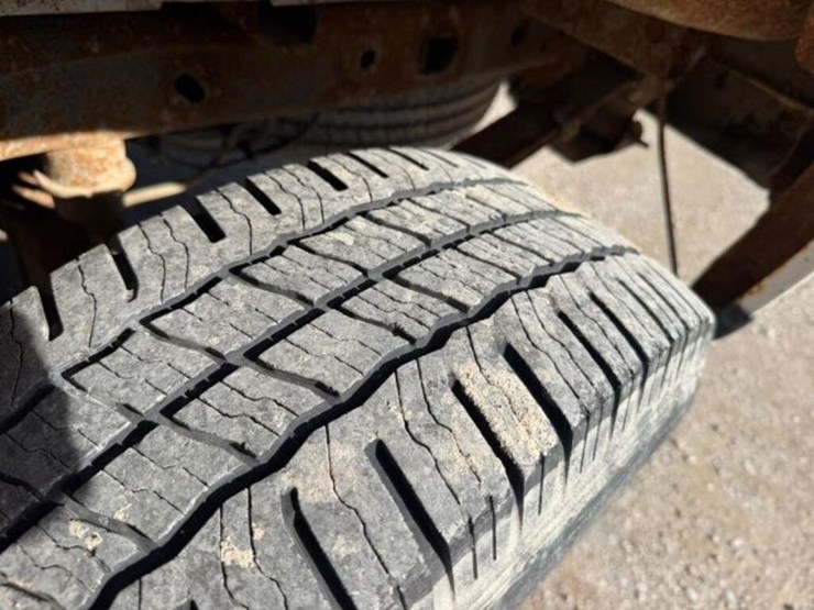2014-ford-f150-xlt-image-34