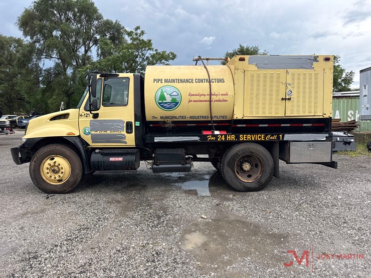2005-international-durastar-4300-image-5