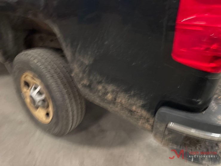 2015-chevrolet-silverado-2500-image-14