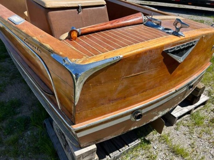 century-antique-wooden-18-ft-power-boat-image-24
