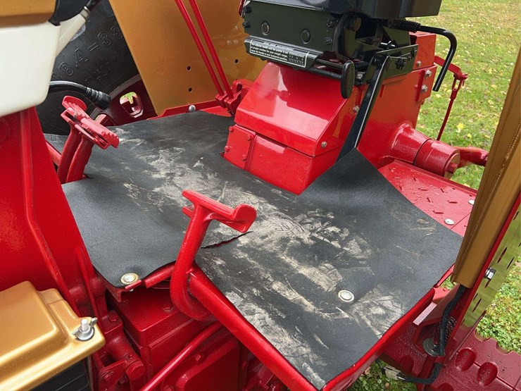 1970-farmall-826-diesel-row-crop-golden-demonstrator-image-59