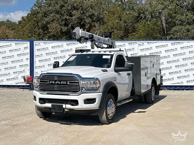 2023-ram-5500-4x4-summit-6620-6,000lb.-crane-mechanics-truck-image-1
