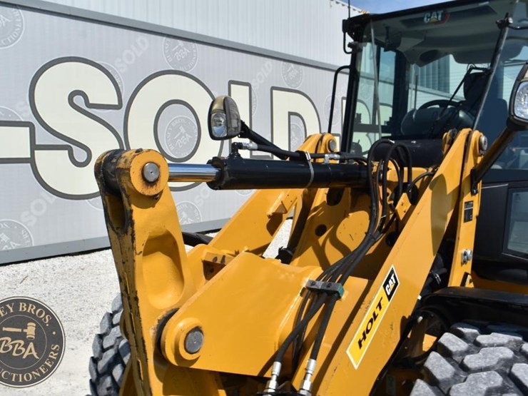 2021-caterpillar-906m-image-17