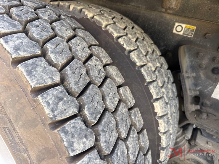 2014-kenworth-t800-image-14