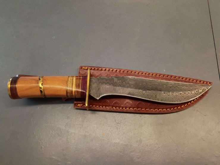custom-stainless-steel-fixed-blade-knife-with-cream/red-striped-handle-image-1