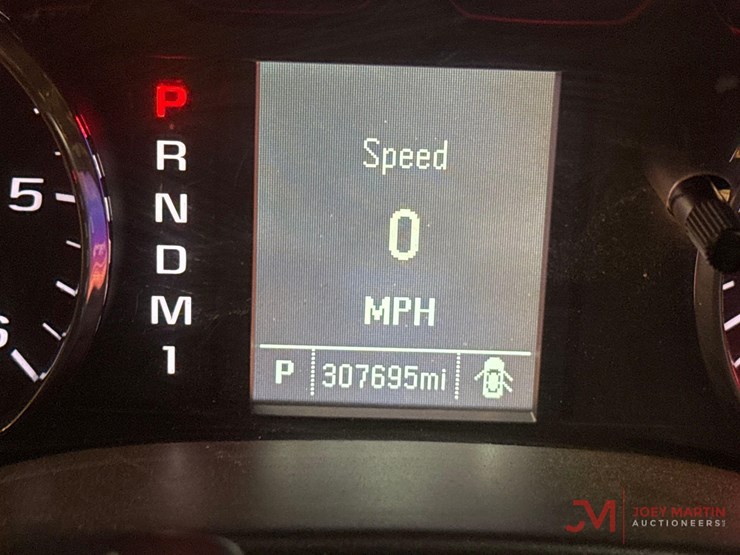 2015-chevrolet-silverado-2500-image-39