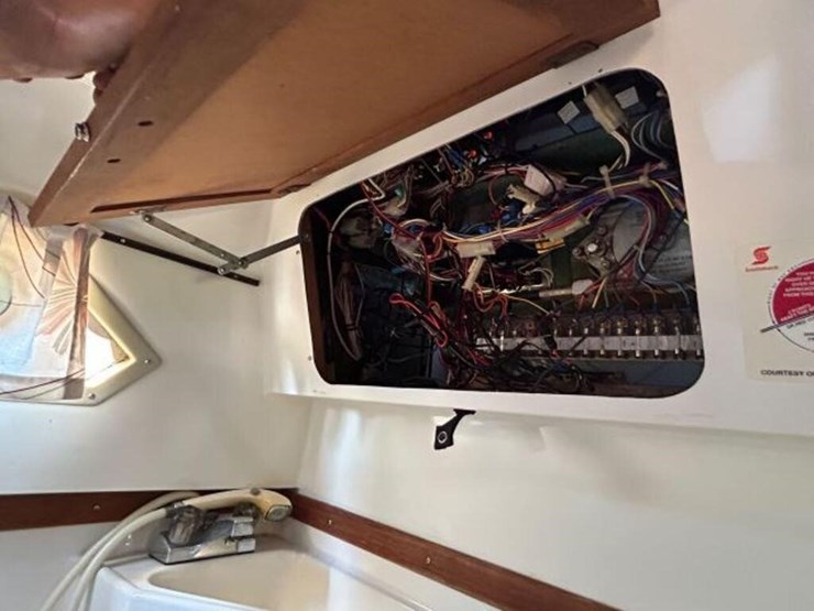 1988-doral-cavalier-24-ft-cabin-cruiser-2dba1303c8-image-86