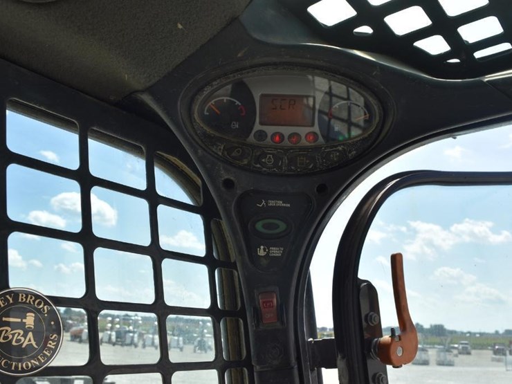 2016-bobcat-t770-image-47