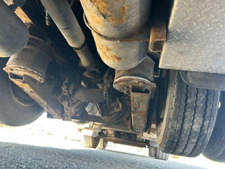 2001-kenworth-t800-image-137