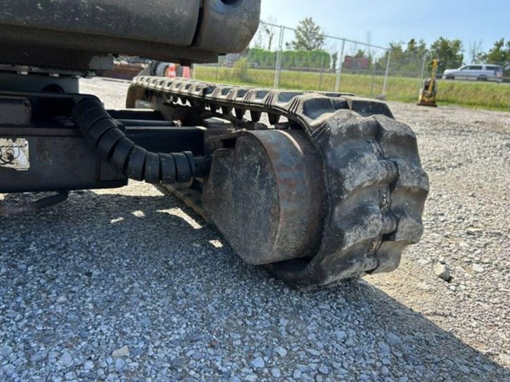 2015-bobcat-418-image-35