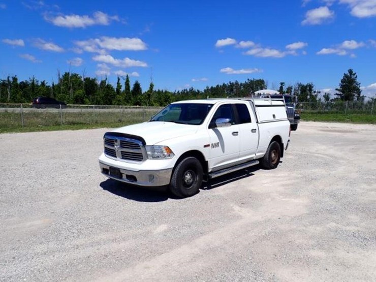2016-dodge-1500-image-1