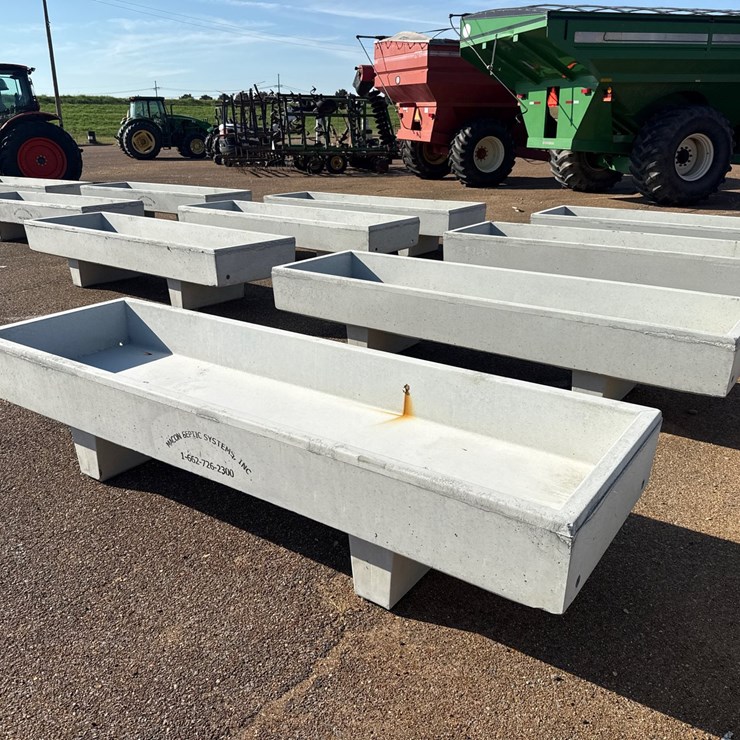 #9691 • 3 X 10 Feed Trough