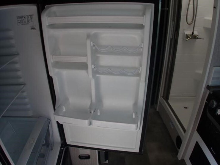 2021-coachmen-pursuit-class-a-motorhome-1f64f5dn1m-image-89