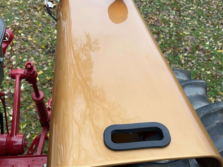 1970-1026-farmall-hydro-row-crop-golden-demonstrator-image-84