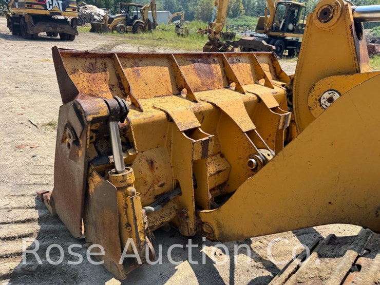 caterpillar-953-image-19