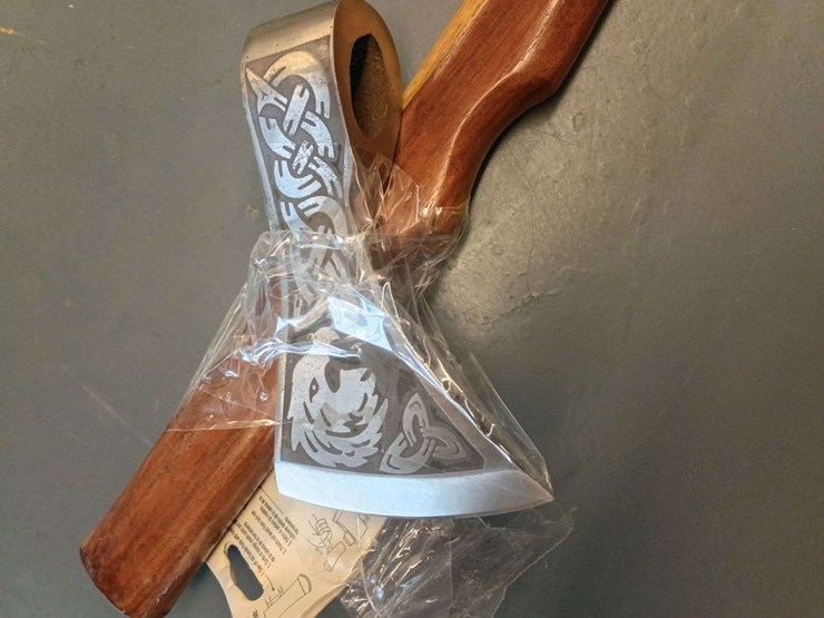 axe-handle-w/-celtic-axe-head-image-2