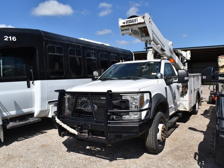 2019-ford-f550-image-1