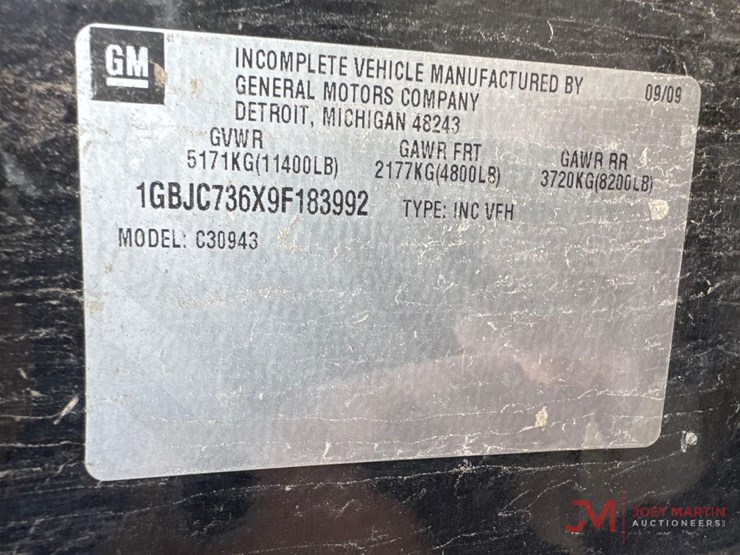 2009-chevrolet-3500-image-32