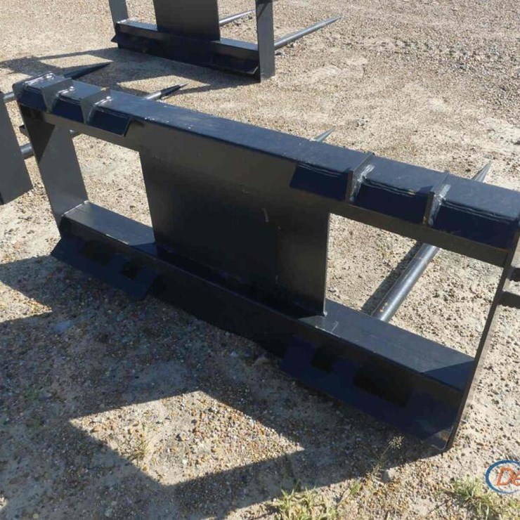 UNUSED BALE SPEAR FOR SKID STEER