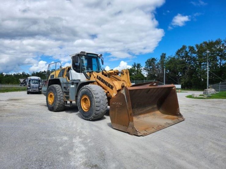 2011-liebherr-l586-image-3