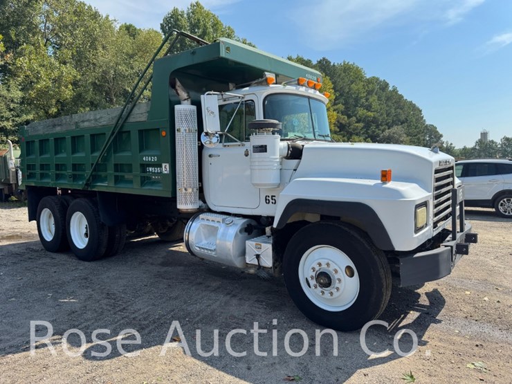 1993-mack-rd690s-image-3