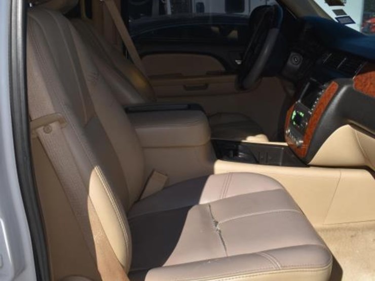 2007-chevrolet-tahoe-image-10