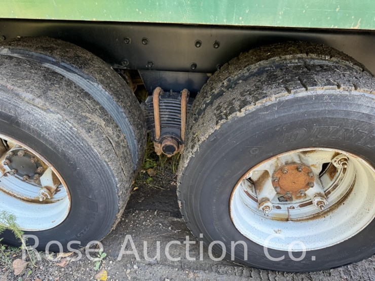 1993-mack-rd690s-image-17