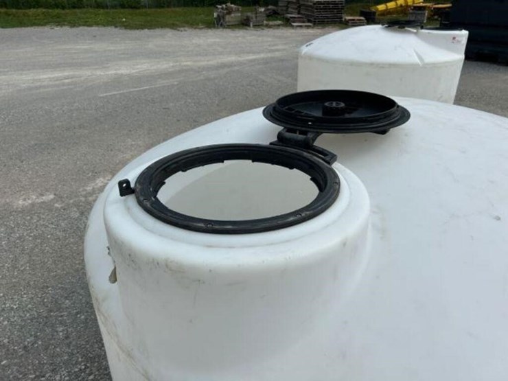 1100-gal-polyethylene-water-tank-image-6